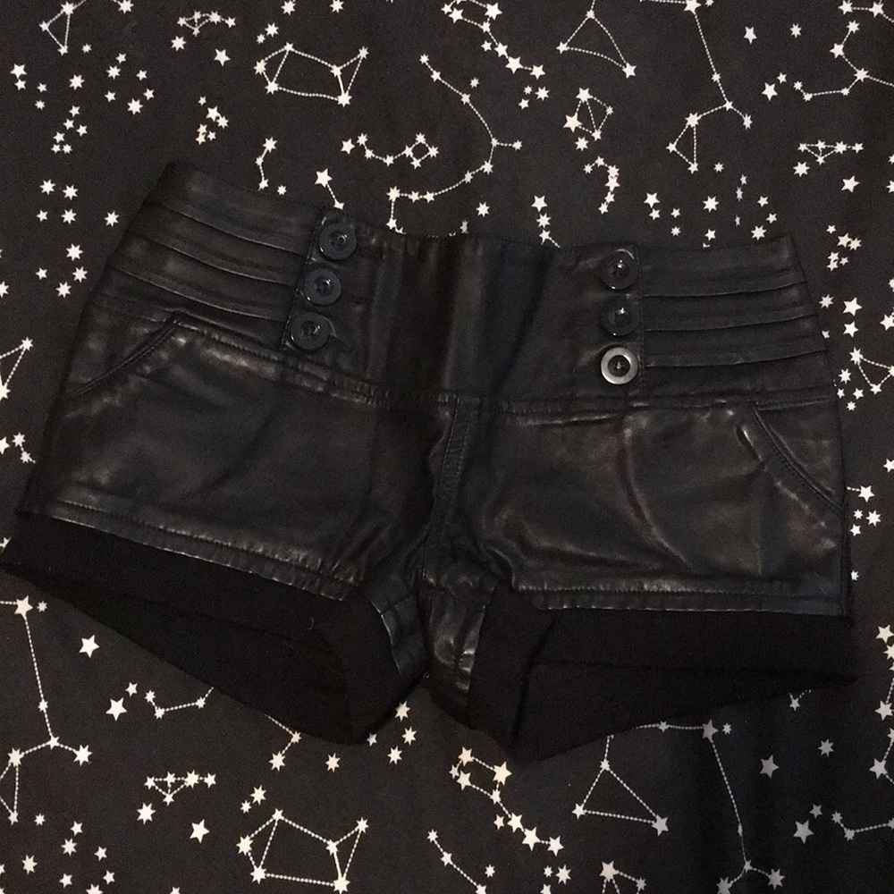 Love culture faux leather shorts size small